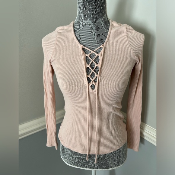 Urban Outfitters Lace Up Front long sleeve Ribbed Sweater Size: Large - Picture 1 of 4